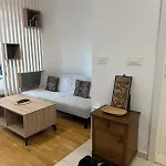 Апартаменти Centre Near Zoo With Free Parking Скоп'є