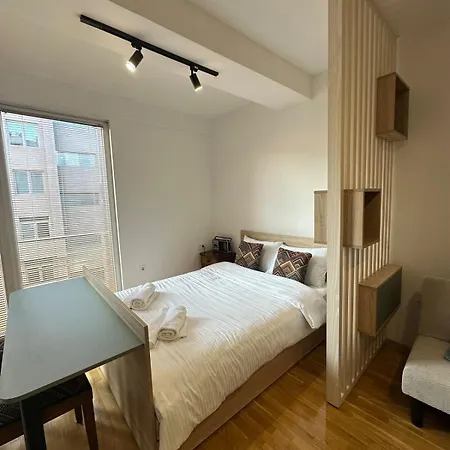 Centre Near Zoo With Private Parking