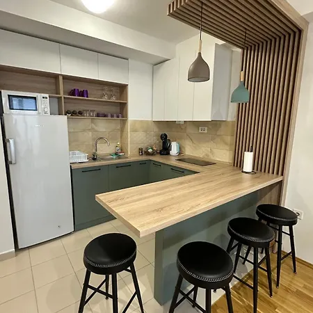Апартаменти Centre Near Zoo With Free Parking *
