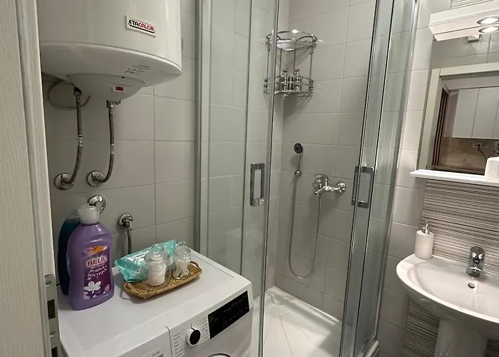 Apartment Centre Near Zoo With Private Parking *