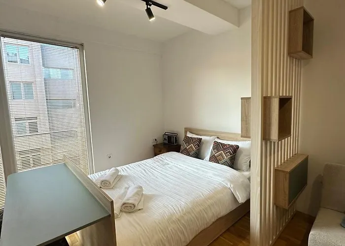 Centre Near Zoo With Private Parking