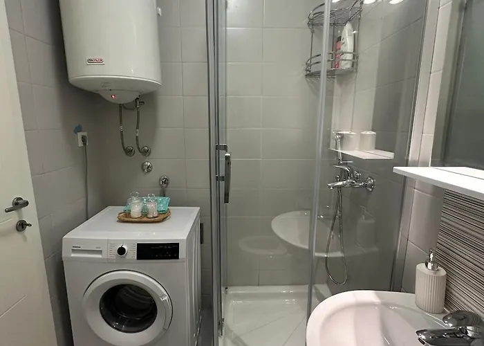 Apartment Centre Near Zoo With Private Parking Skopje